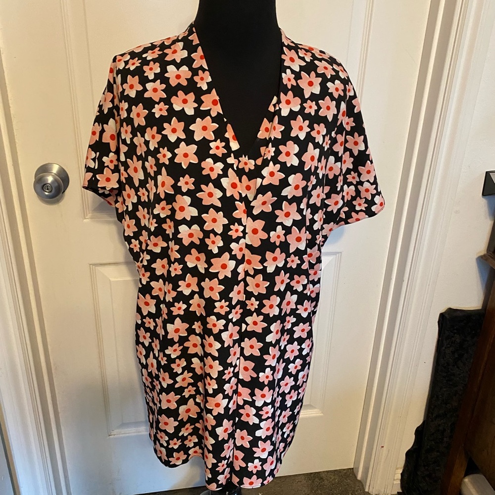 New Cabi top Poppy